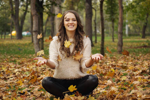 Be an advisor - happy lady with arms out